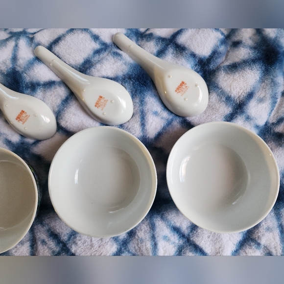 Jingdezhen 9 Peices Millefleur Famille Noire 4 Bowls, 4 Spoons & 1 Serving Spoon - Picture 8 of 12